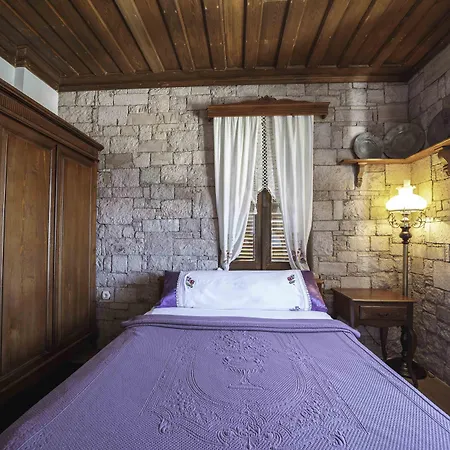 Tas Ayvalı